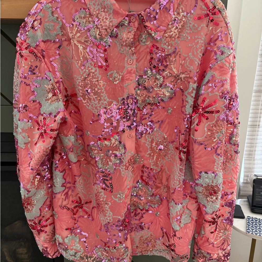 Mainslay Sequined Pink Blouse,  NWT, L.  Absolutely gorgeous!